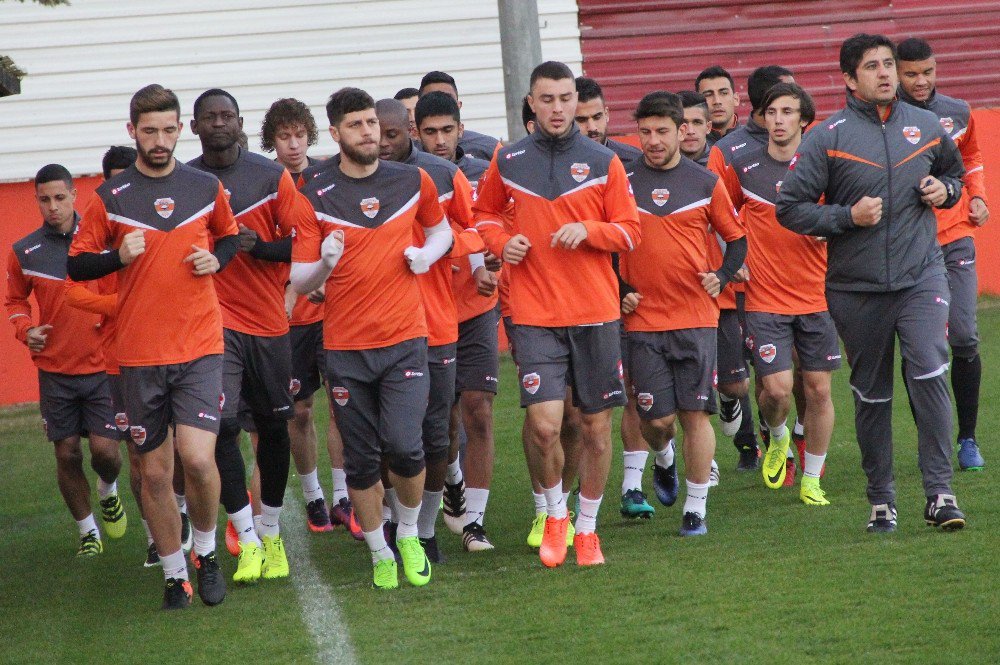 Adanaspor’da Aytemiz Alanyaspor Maçı Hazırlıkları Sürüyor