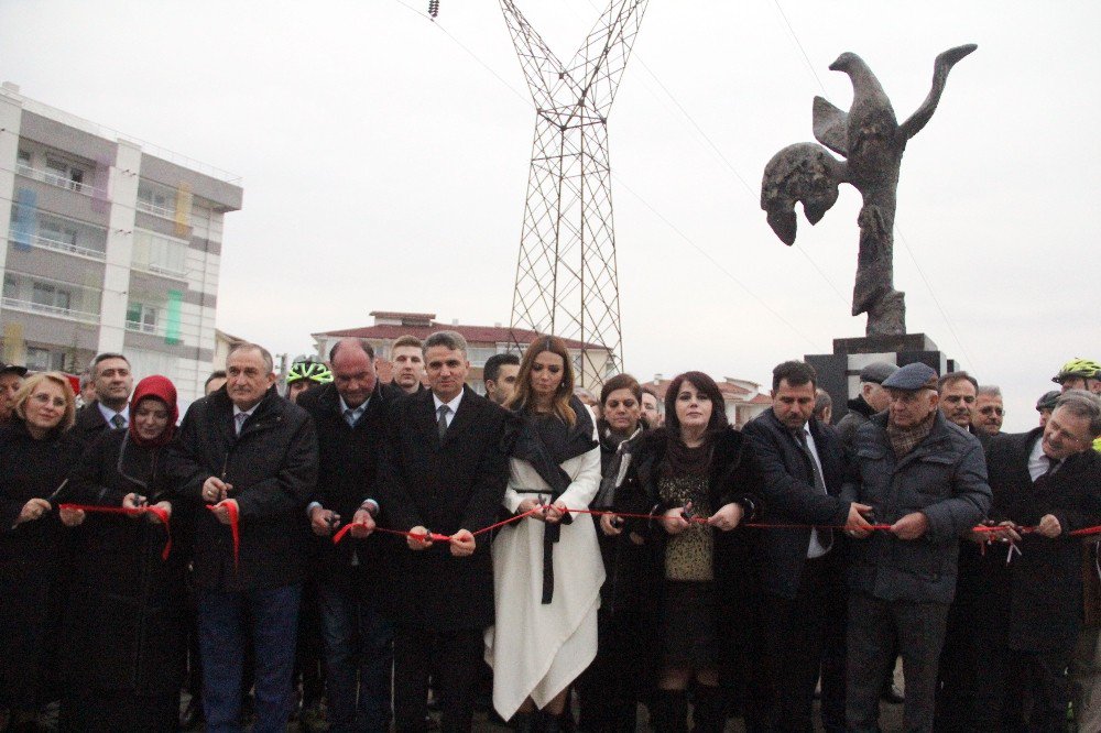 Azerbaycan Milletvekili Paşayeva ’Karabağ Parkı’ Açılışında Gözyaşlarını Tutamadı