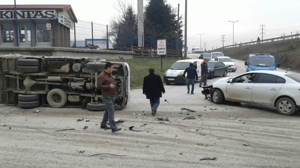 Kamyonla Otomobilin Çarpıştığı Kazada 1 Kişi Yaralandı