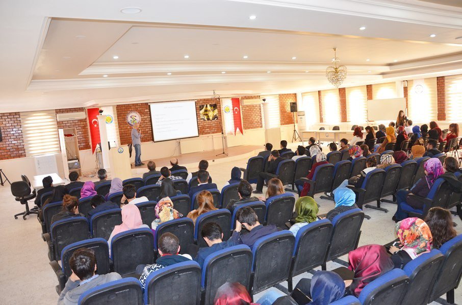 Harran Üniversitesinde Akılcı İlaç Kullanımı Semineri