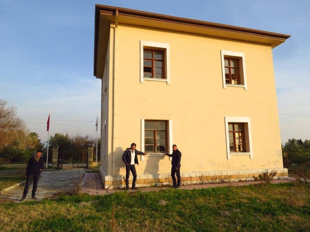 Atatürk’ün Evi Kaderine Terk Edildi