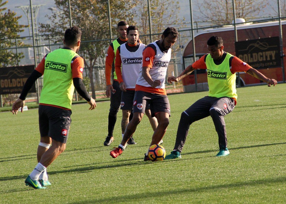 Adanaspor’da Aytemiz Alanyaspor Maçı Hazırlıkları Sürüyor