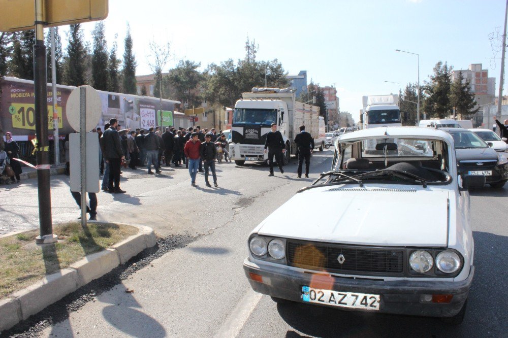 Kamyonla Otomobil Çarpıştı: 1’i Ağır 2 Yaralı