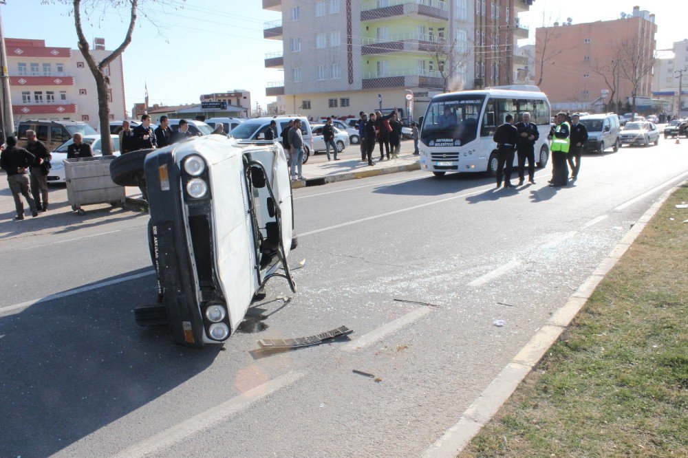 Otomobil Takla Attı: 2 Yaralı