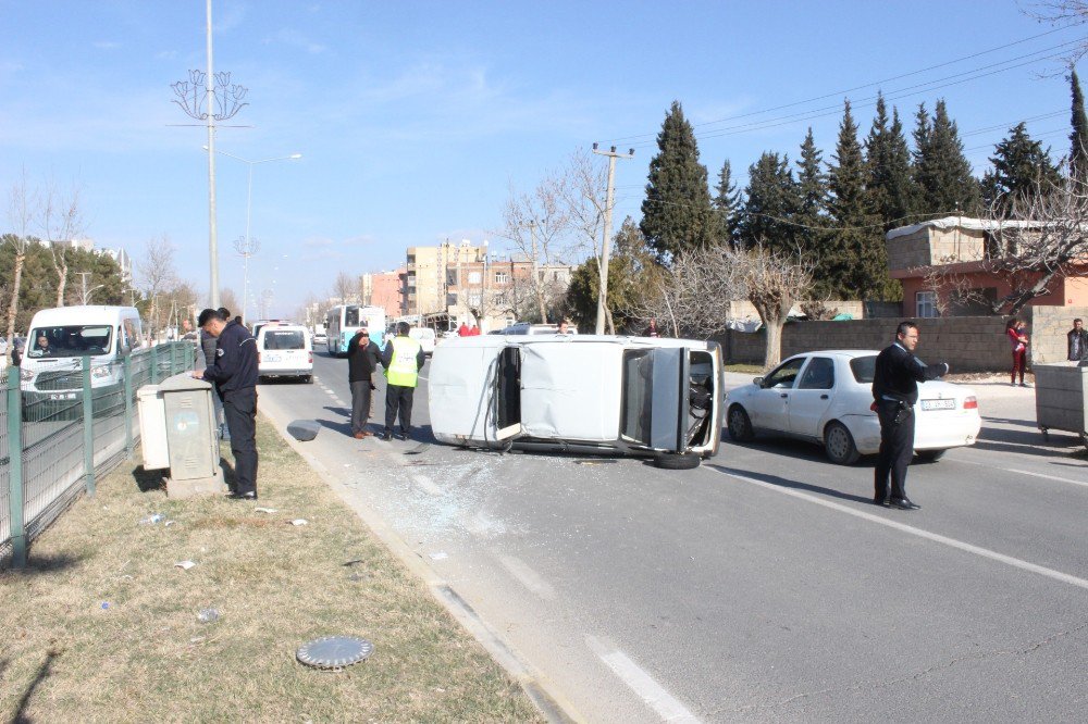 Otomobil Takla Attı: 2 Yaralı