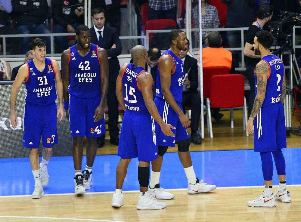 Anadolu Efes’te Hedef Play-off Yolunda Baskonia Engelini Aşmak