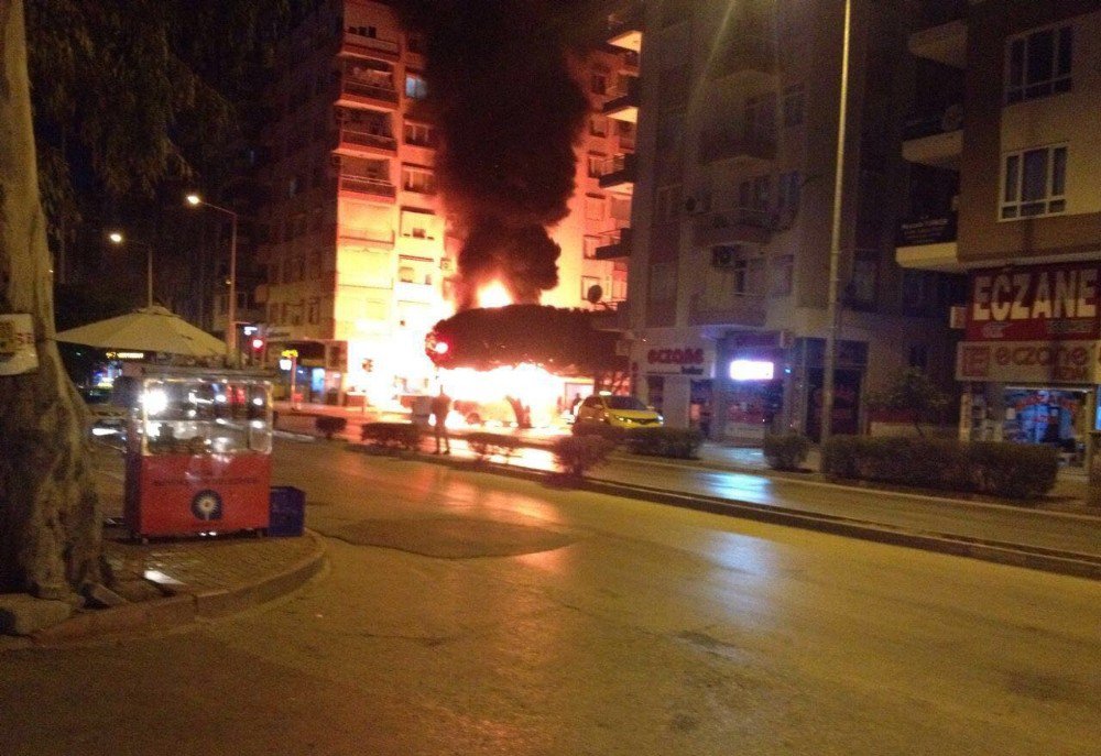 Servis Midibüsü Yandı, İşçiler Ölümden Döndü