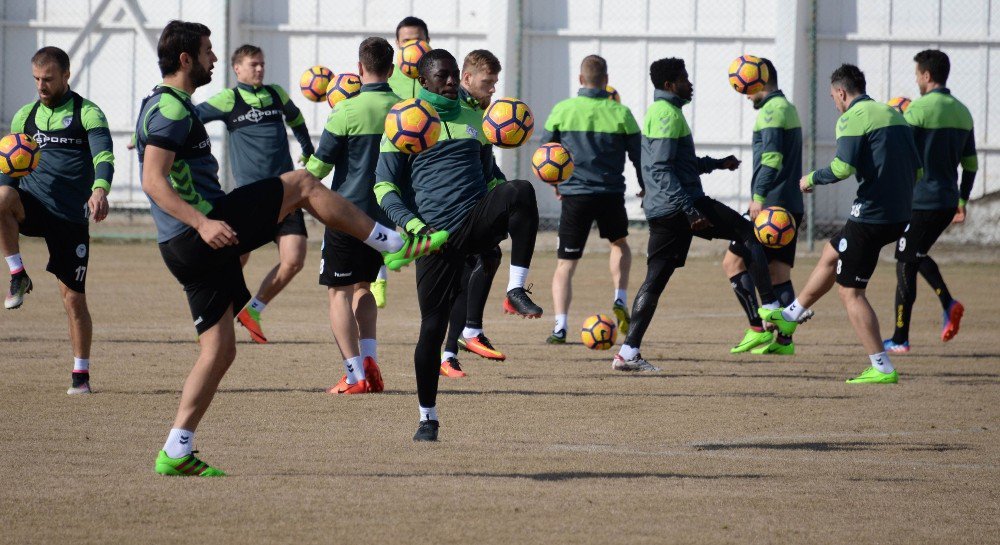 Atiker Konyaspor, Trabzonspor Hazırlıklarını Sürdürüyor