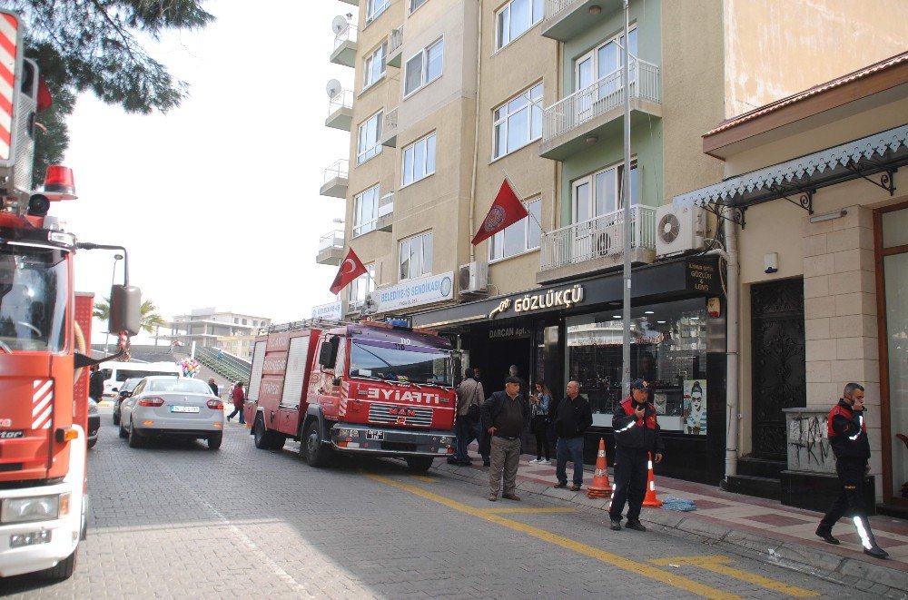 Aydın’da Çatıdan Yükselen Duman Korkuttu