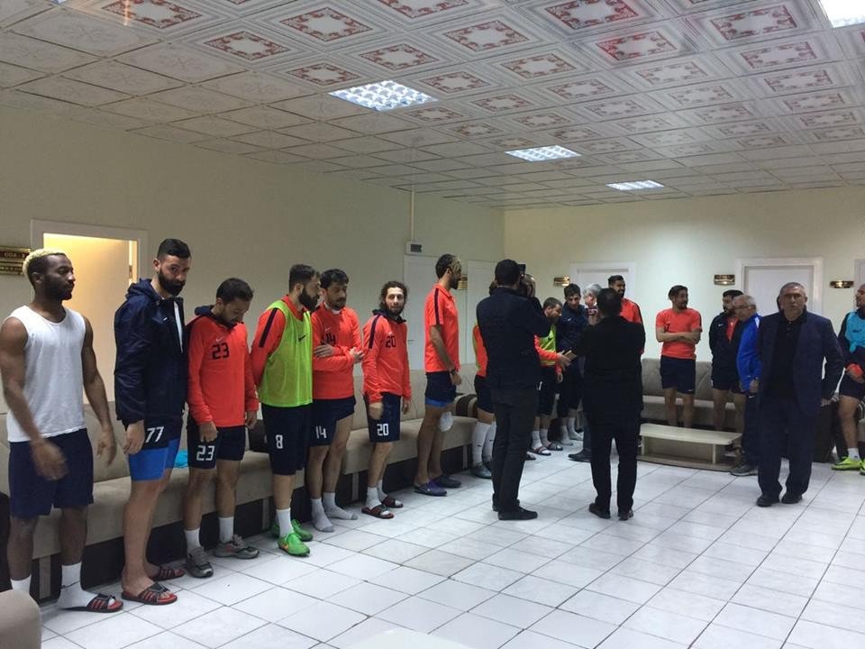 Başkan Polat, Bu Hafta Oynayacağı Karaköprü Maçı Öncesi Yeşilyurt Belediyespor’a Başarı Diledi