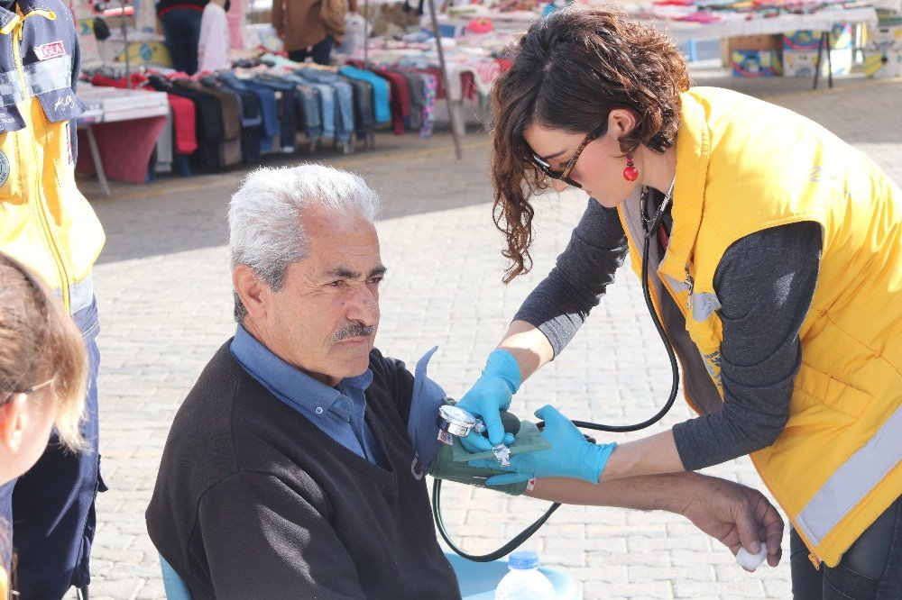 Yalıkavak Pazarında Şeker Ve Tansiyon Ölçümü Yapıldı