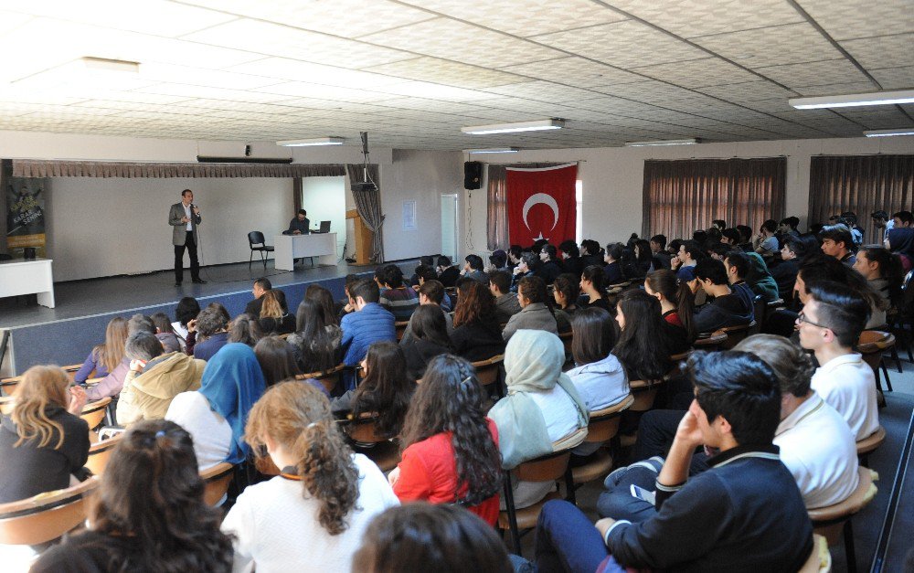 İstanbul Kemerburgaz Üniversitesinden Öğrencilere Meslek Eğitimi