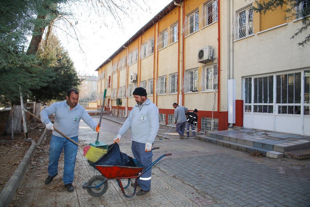 Şehitkamilde Okullarda Temizlik Seferberliği