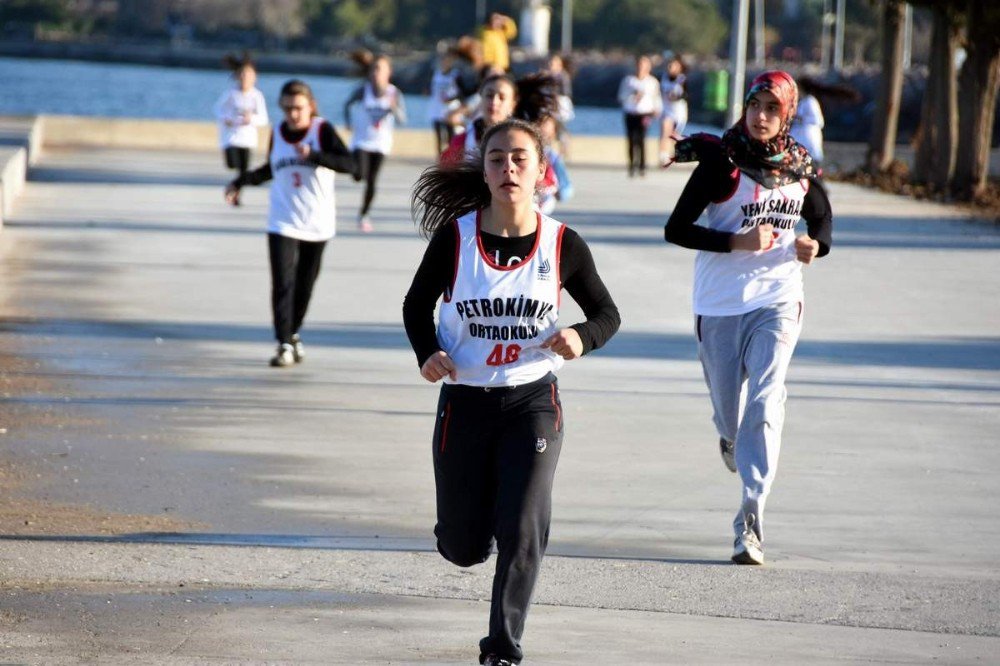 Aliağa’da Okullar Arası Spor Etkinlikleri Başlıyor