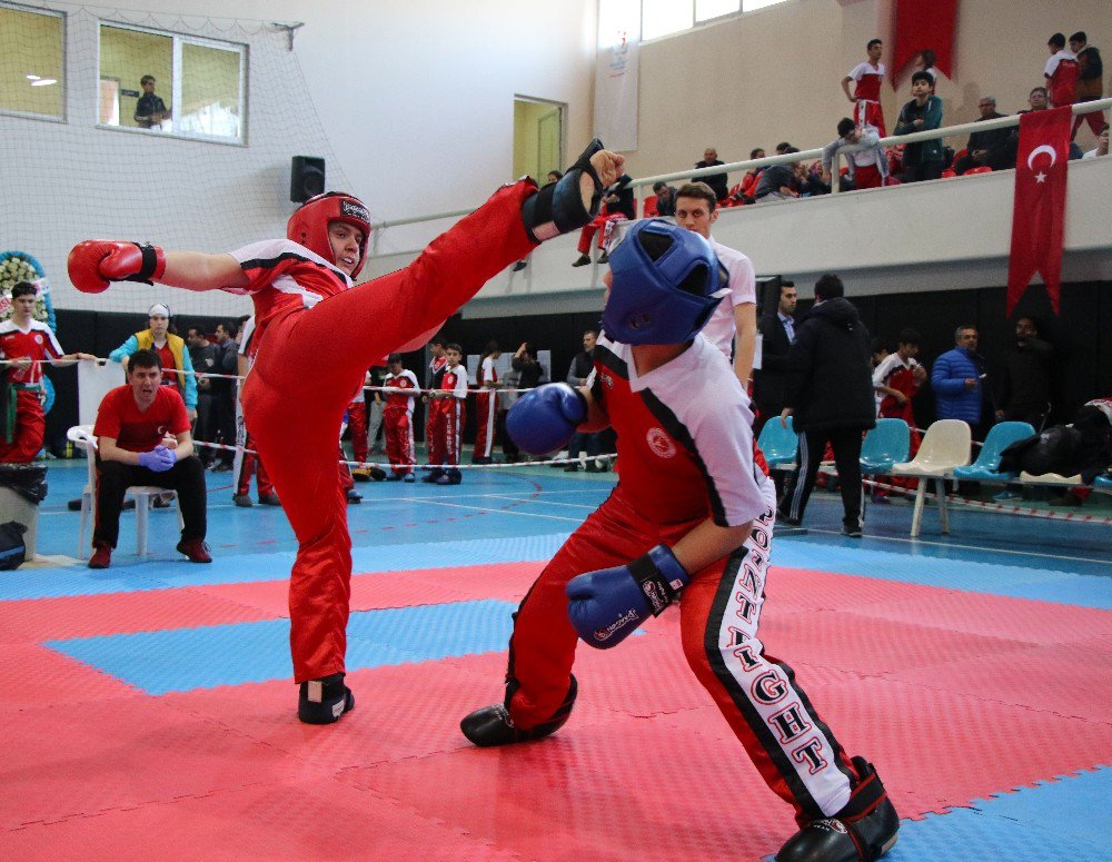 “Okullararası Yıldızlar Kick Boks Şampiyonası