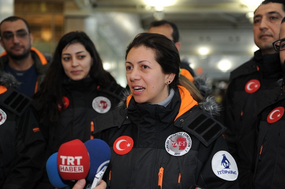 Türk Bilim Adamları Antarktika’ya Gitti