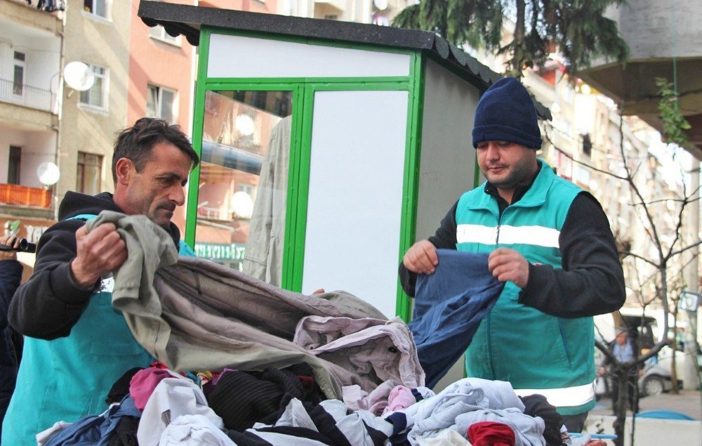 Giresun Belediyesi’nden ‘Askıda Elbise’ Projesi