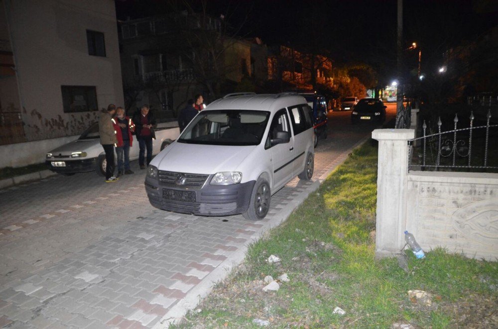 İzmir’de Tekne Motoru Çalan Hırsızlar Yakalandı