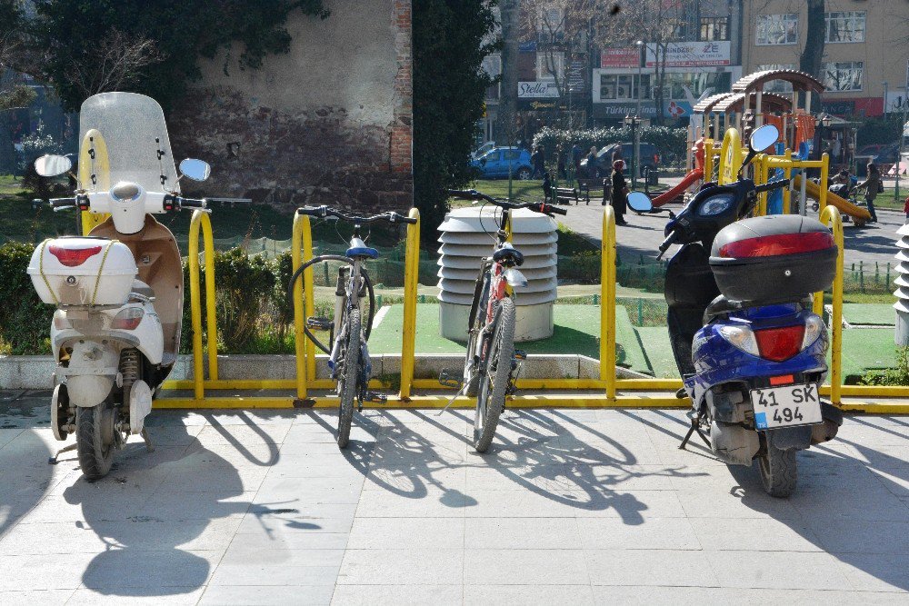 İzmit’te Bisiklet Park Yerlerinin Sayısı Artıyor