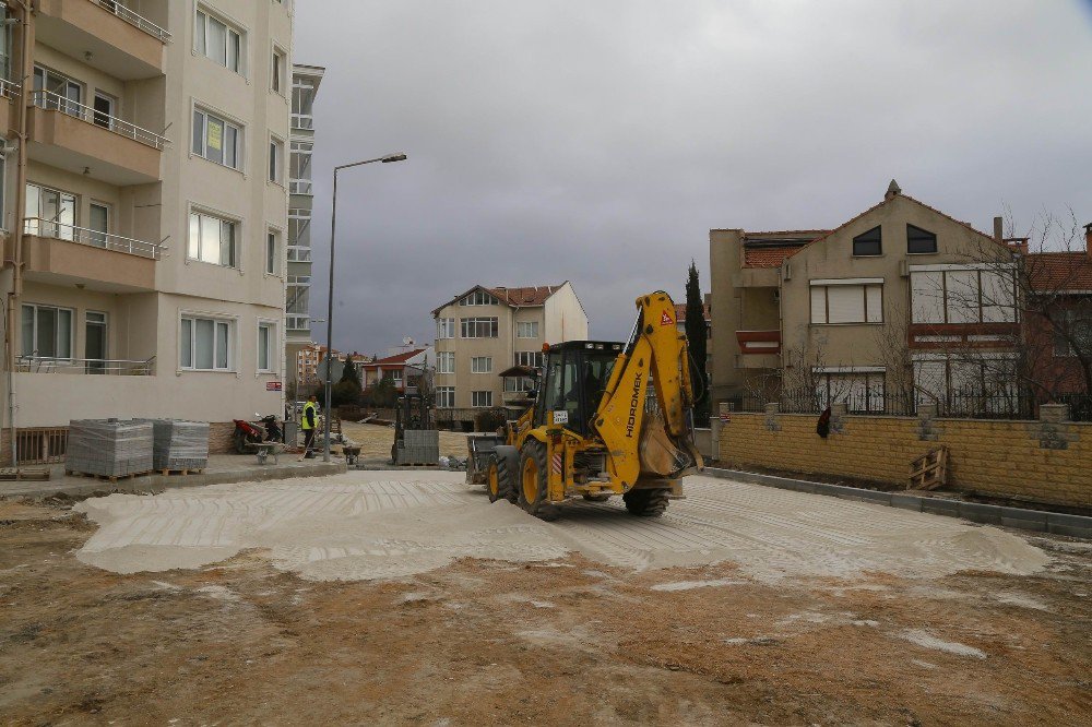 Yol Düzenleme Çalışmaları Devam Ediyor