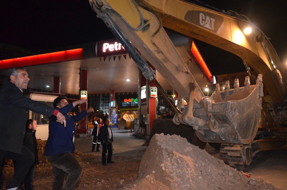 Malatya’da Eski Köy Garajı Yıkıldı