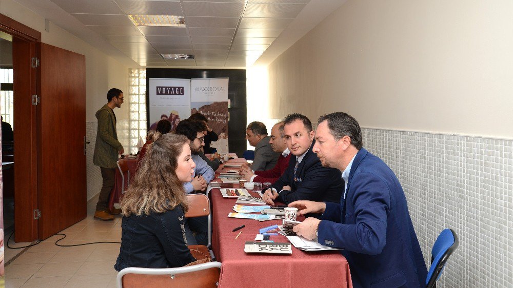 Geleceğin Turizmcileri ‘Kariyer Günleri’nde Bilgi Ve Yeteneklerini Sergiledi