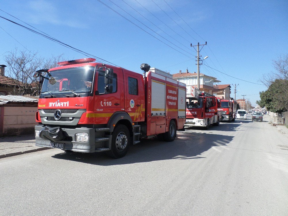 Suriyeli Ailenin Kaldığı Ev Yandı