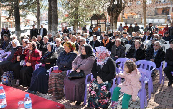 Demirci Beldesinde Halk Toplantısı