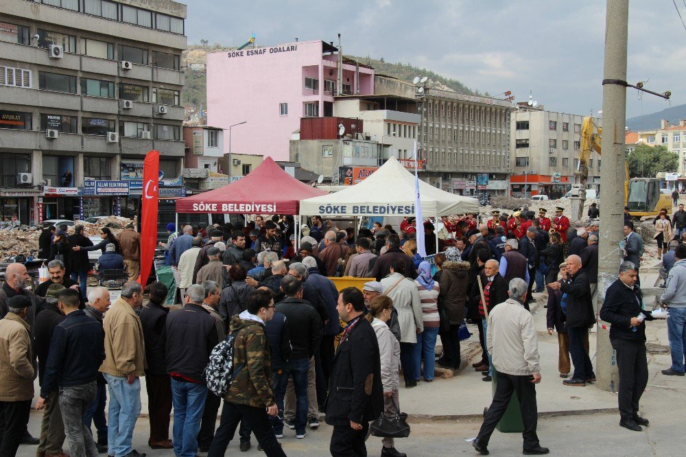 Söke’de Çayüstü Dükkanlarının Yıkımı Tamamlandı