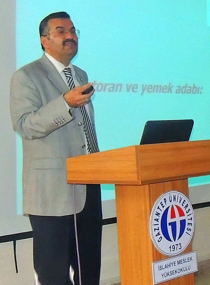 Üniversite Öğrencilerine "Görgü Ve Protokol Kuralları" Konferansı