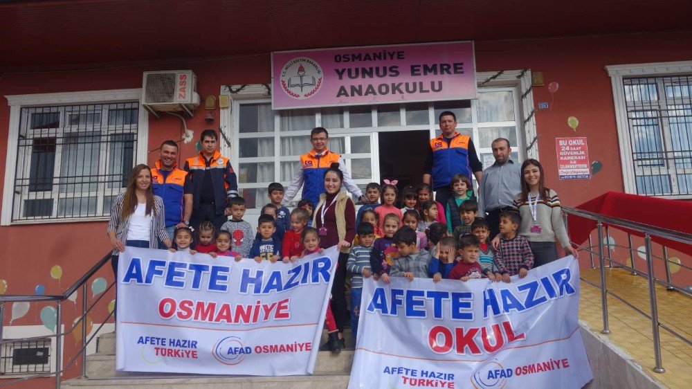 Anaokulu Öğrencilerine Deprem Tatbikatı Yapıldı