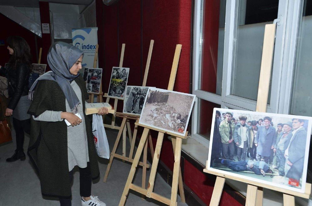 ’Hocalı Soykırımı’ Konulu Konferans Ve Fotograf Sergisi Düzenlendi