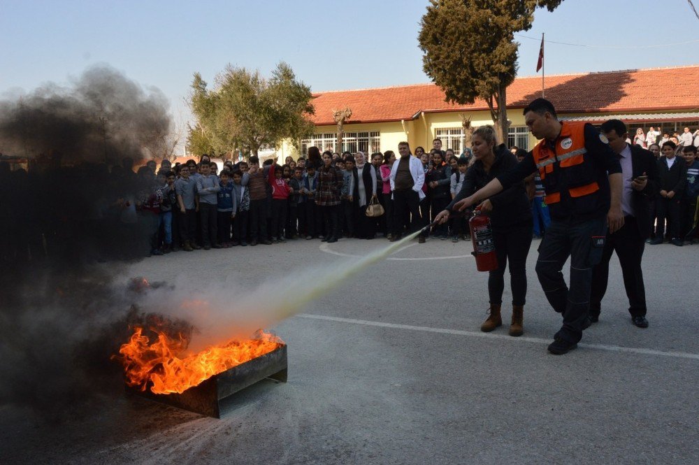 Öğrenciler Deprem Ve Yangın Tatbikatıyla Bilinçlendi