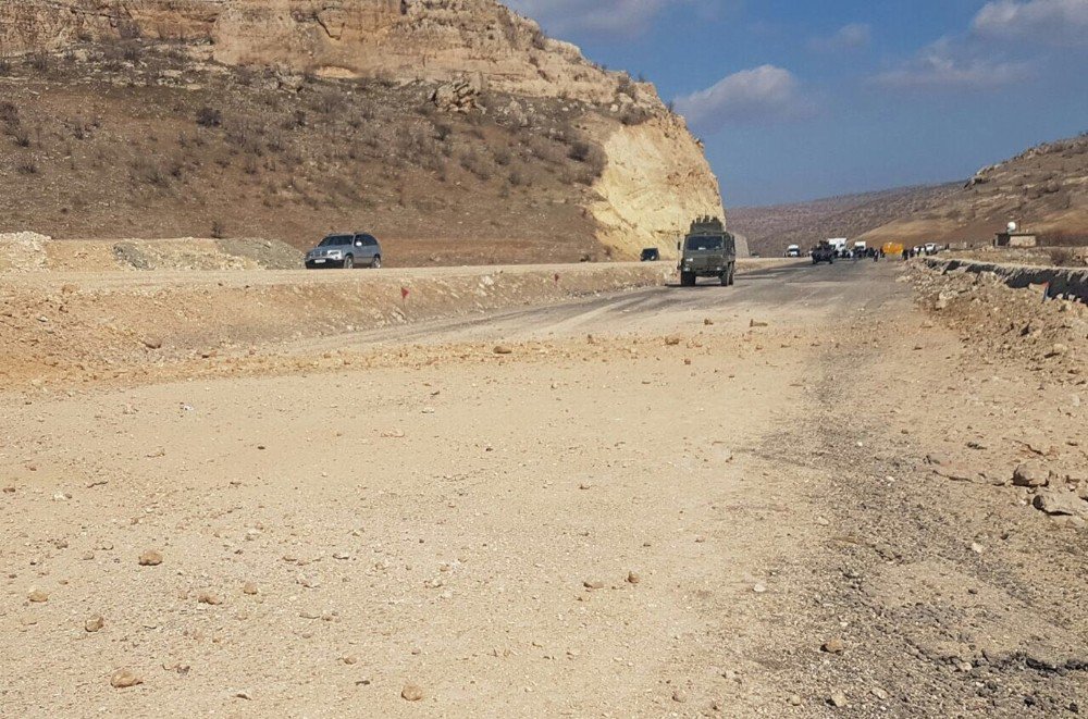 Mardin’de Askeri Aracın Geçişi Sırasında Eyp Patlatıldı