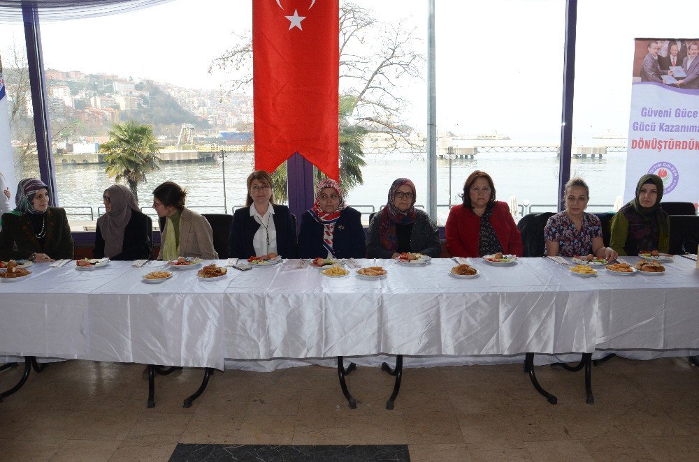 Memur Sen’den “Öncü Sendika Öncü Kadın” Konulu Toplantı