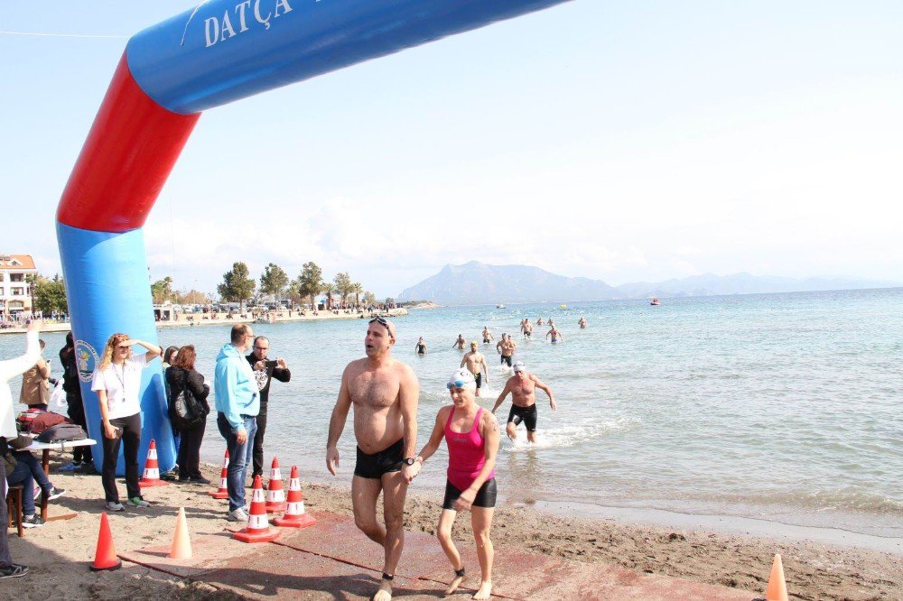 11. Datça Açık Deniz Kış Yüzme Maratonu Yapıldı