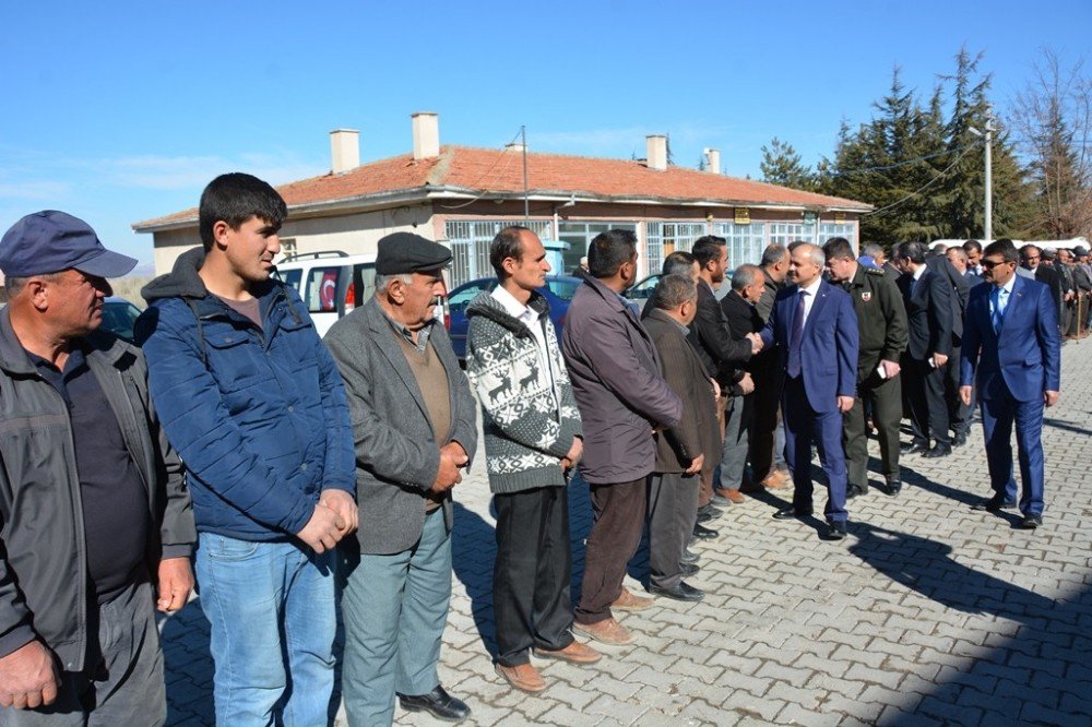 Niğde Valisi Ertan Peynircioğlu, Belde Ziyaretlerini Sürdürüyor