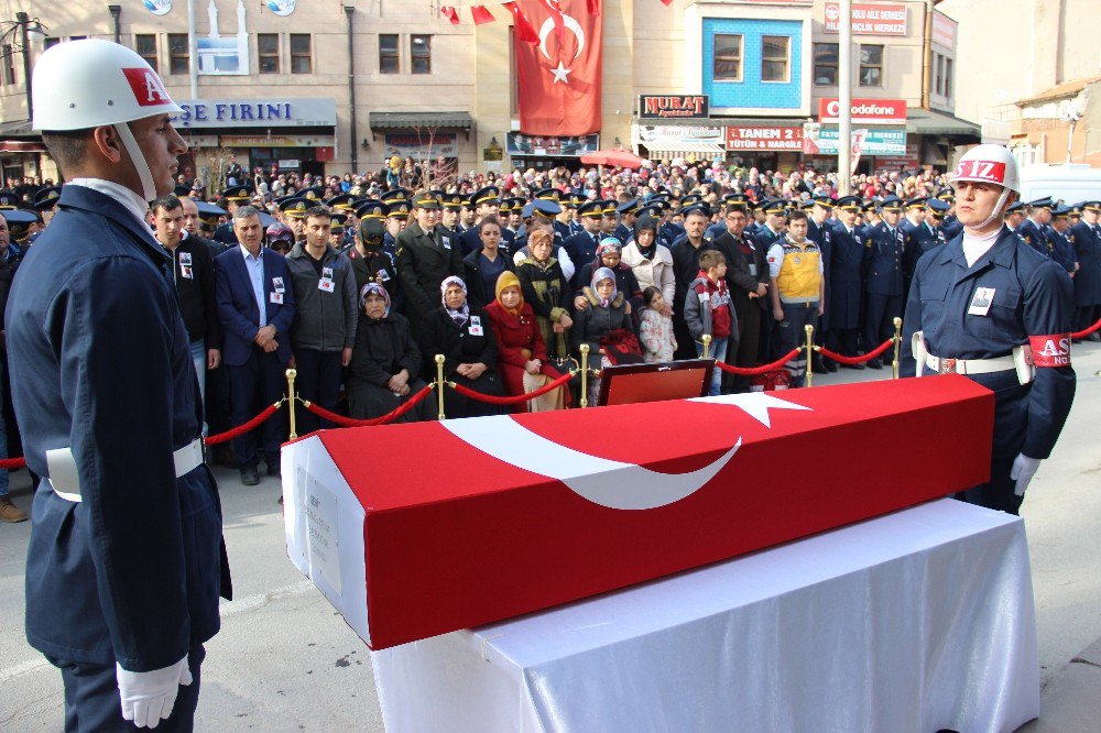 Şehit Uzman Çavuş Selman Çelik Son Yolculuğuna Uğurlandı