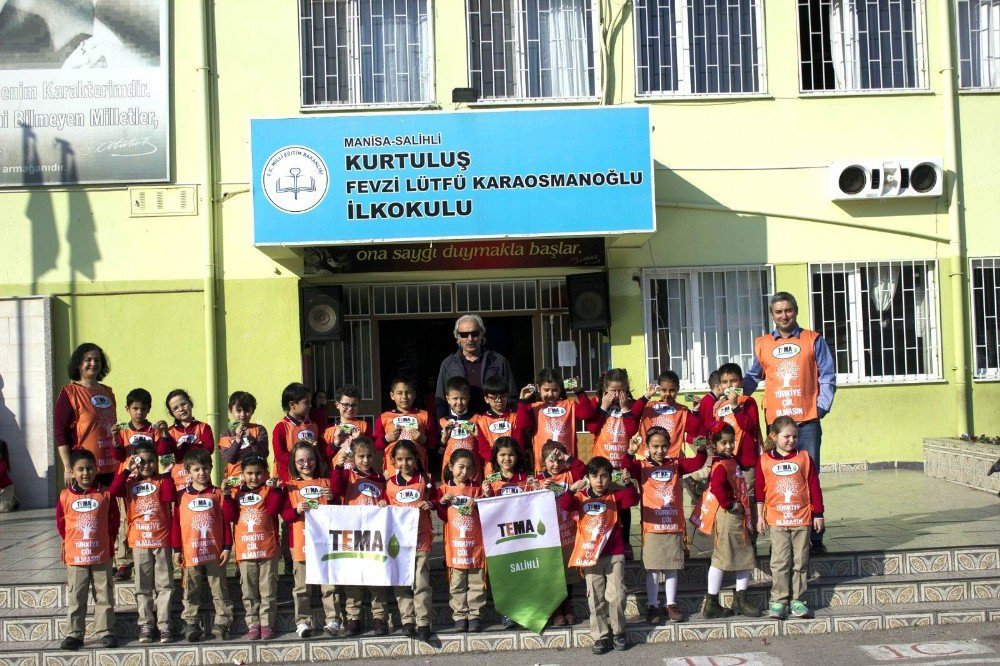 Salihli’de Minik Tema’cılara Rozet Takıldı