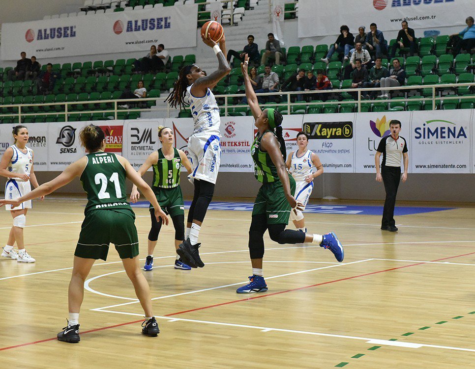 Bornova Becker Spor Zirveyi Sahiplendi