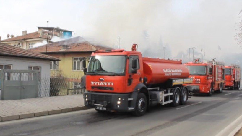 İtfaiyenin Zamanında Müdahalesi İle Yangın Söndürüldü