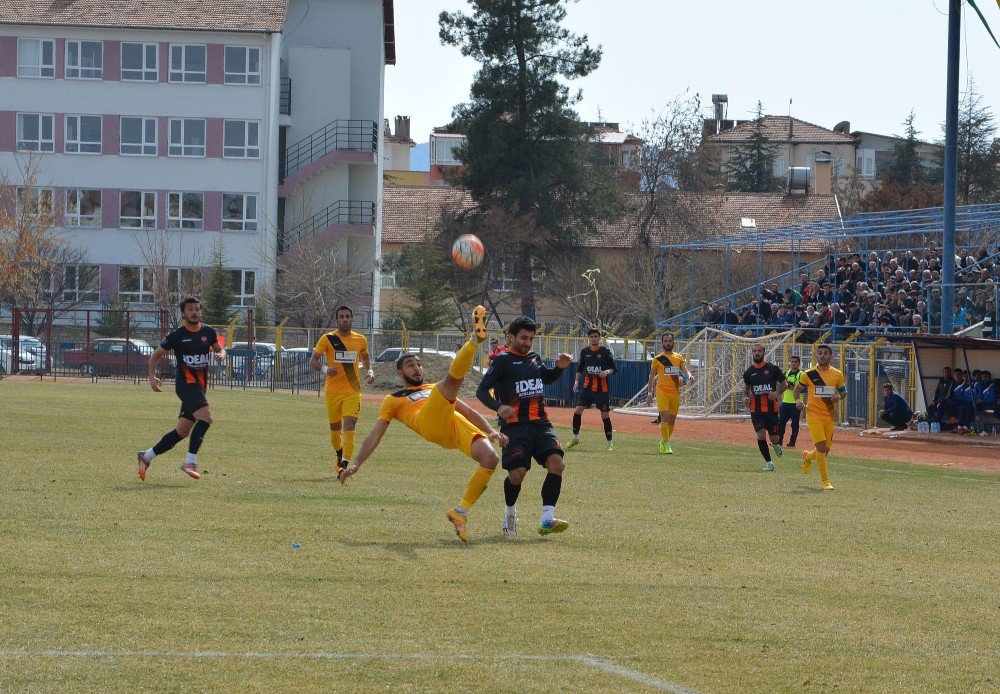 Korkuteli Belediyespor, Finike Belediyespor’u 2-0 Yendi