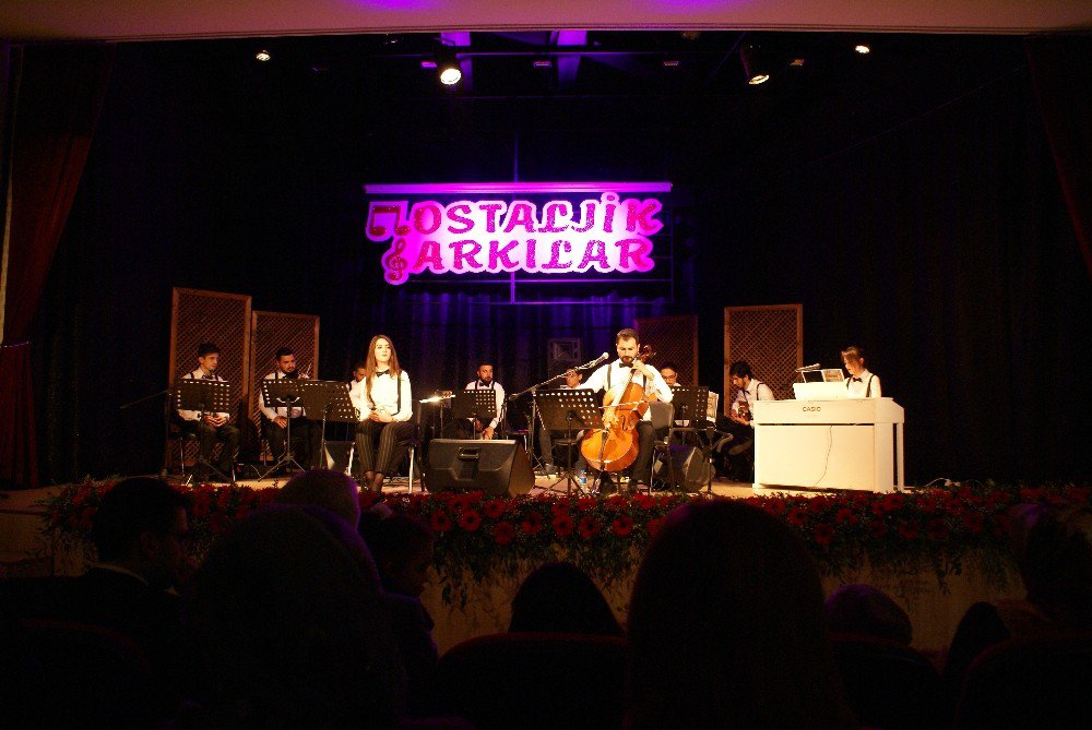 Mabesem Bünyesindeki Grup Retro, İlk Konserini Verdi