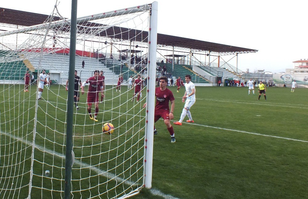 Serik Belediyespor İle Akşehirspor Yenişemedi