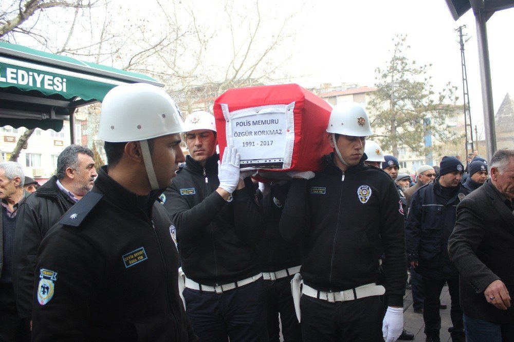 Trafik Kazasında Ölen Polis Memuru Toprağa Verildi