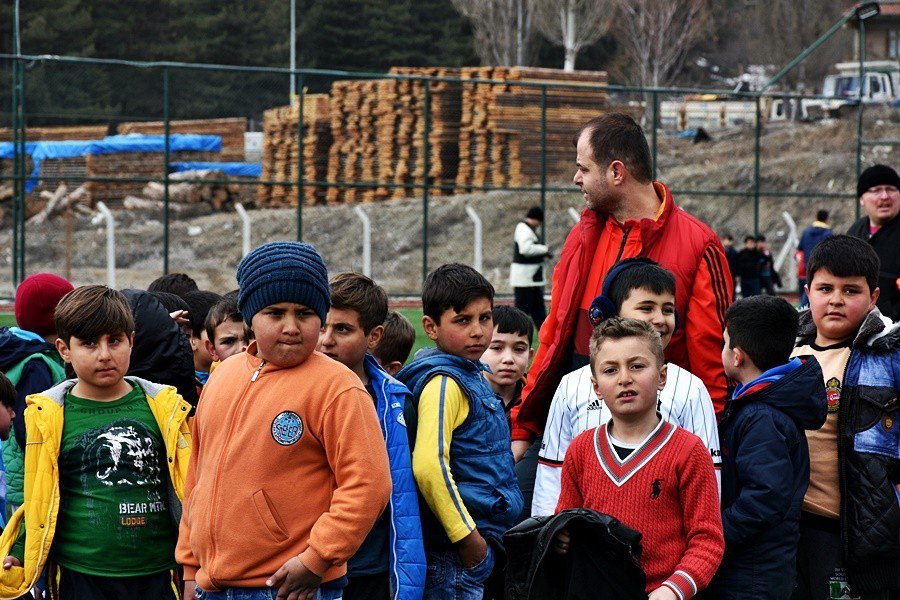 Tosya’da 300 Öğrenci Futbol Seçmelerine Katıldı