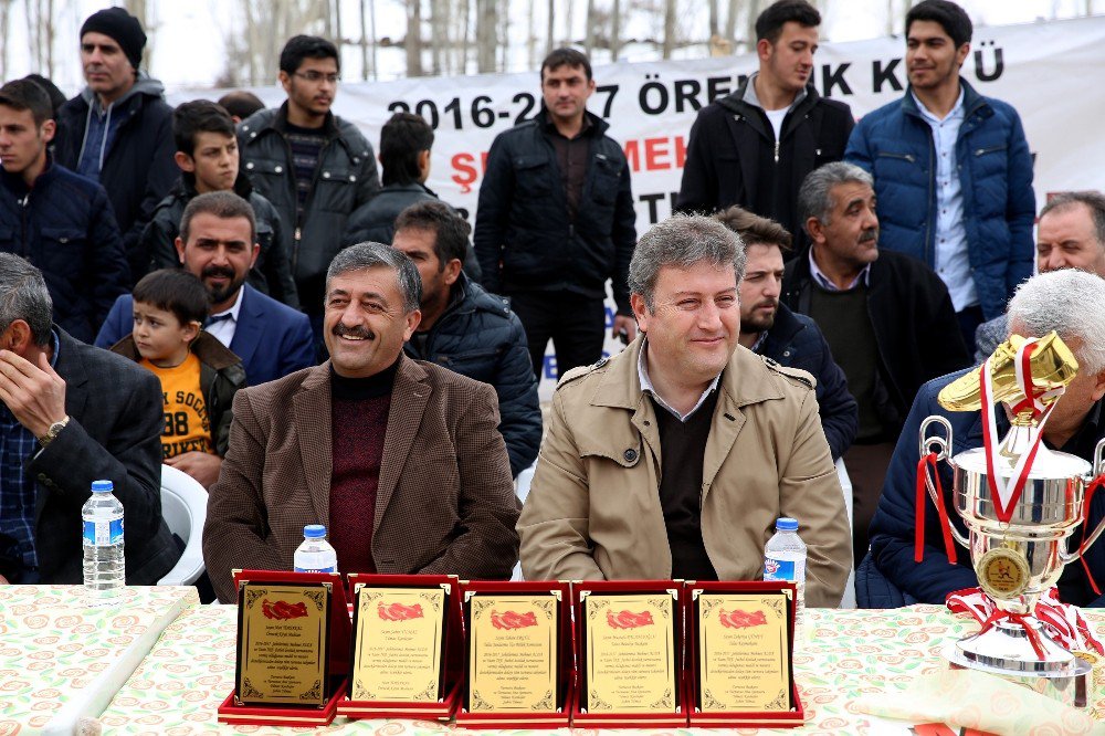 Talas’ta Mahalleler Arası Futbol Turnuvası Düzenlendi