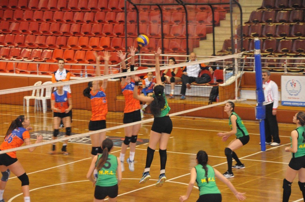 Voleybolda Eleme Maçları Tamamlandı