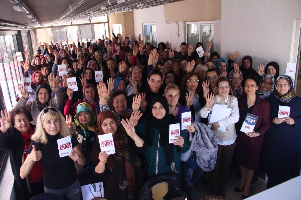 Ak Partili Kadınlar Referandum Çalışmalarına Başladı