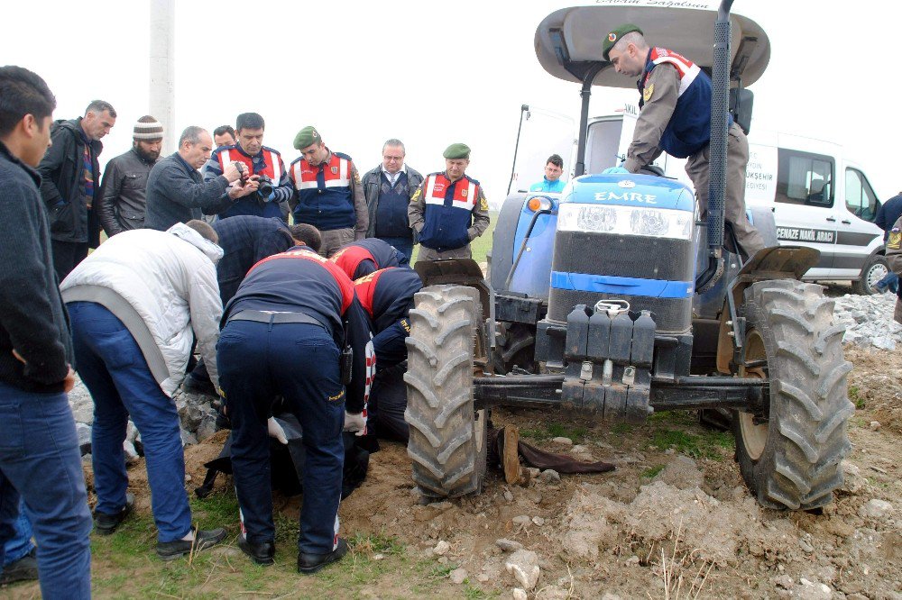 Tarlaya Giderken Fenalaşan Çiftçi Hayatını Kaybetti